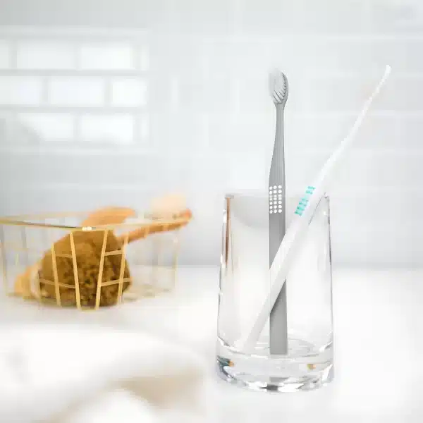 AP 24® Smile Pop Toothbrush (White) (Schweiz) - Image 2