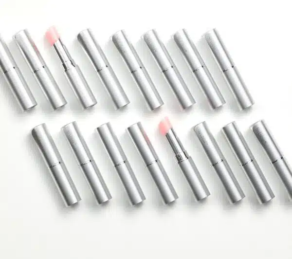 Nu Colour® LightShine Lip Plumping Balm (EU) - Зображення 4